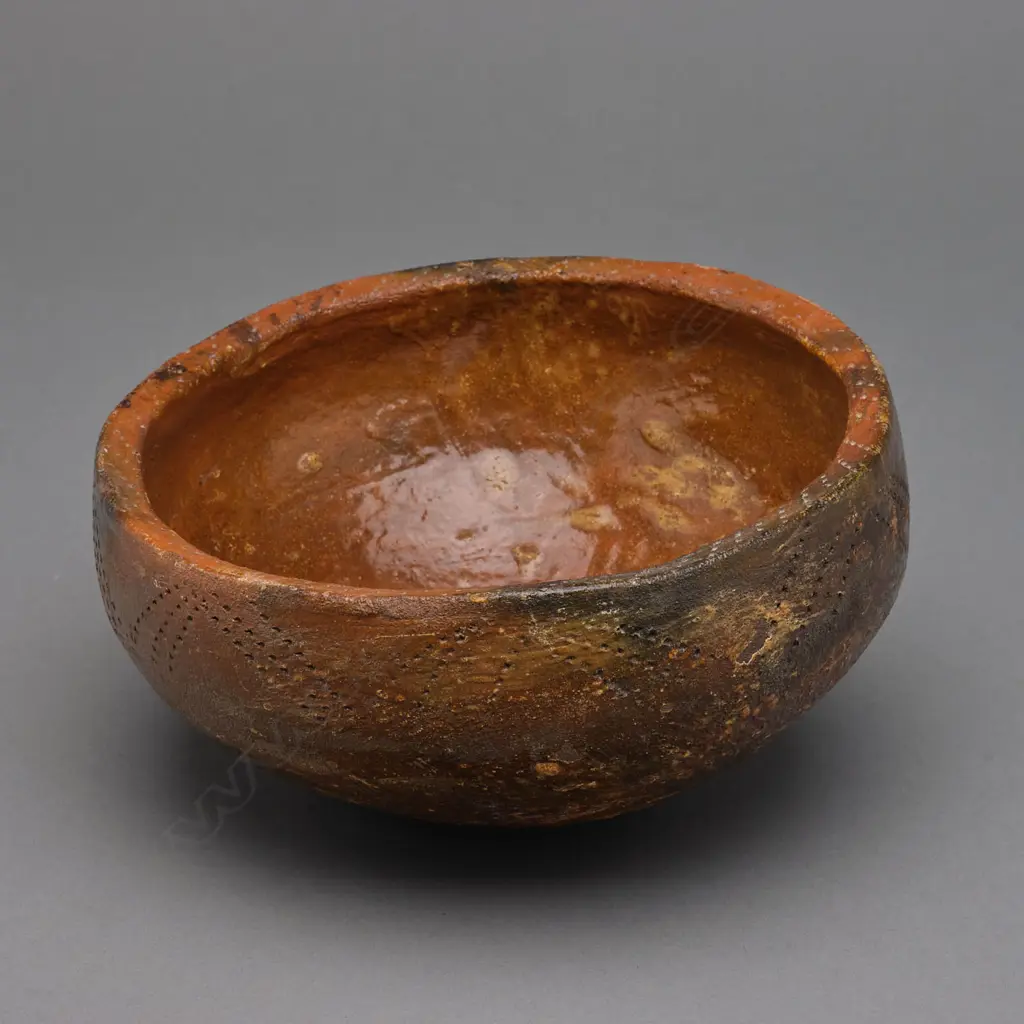Fiji/Viti earthenware bowl (yaqona), Image 1++